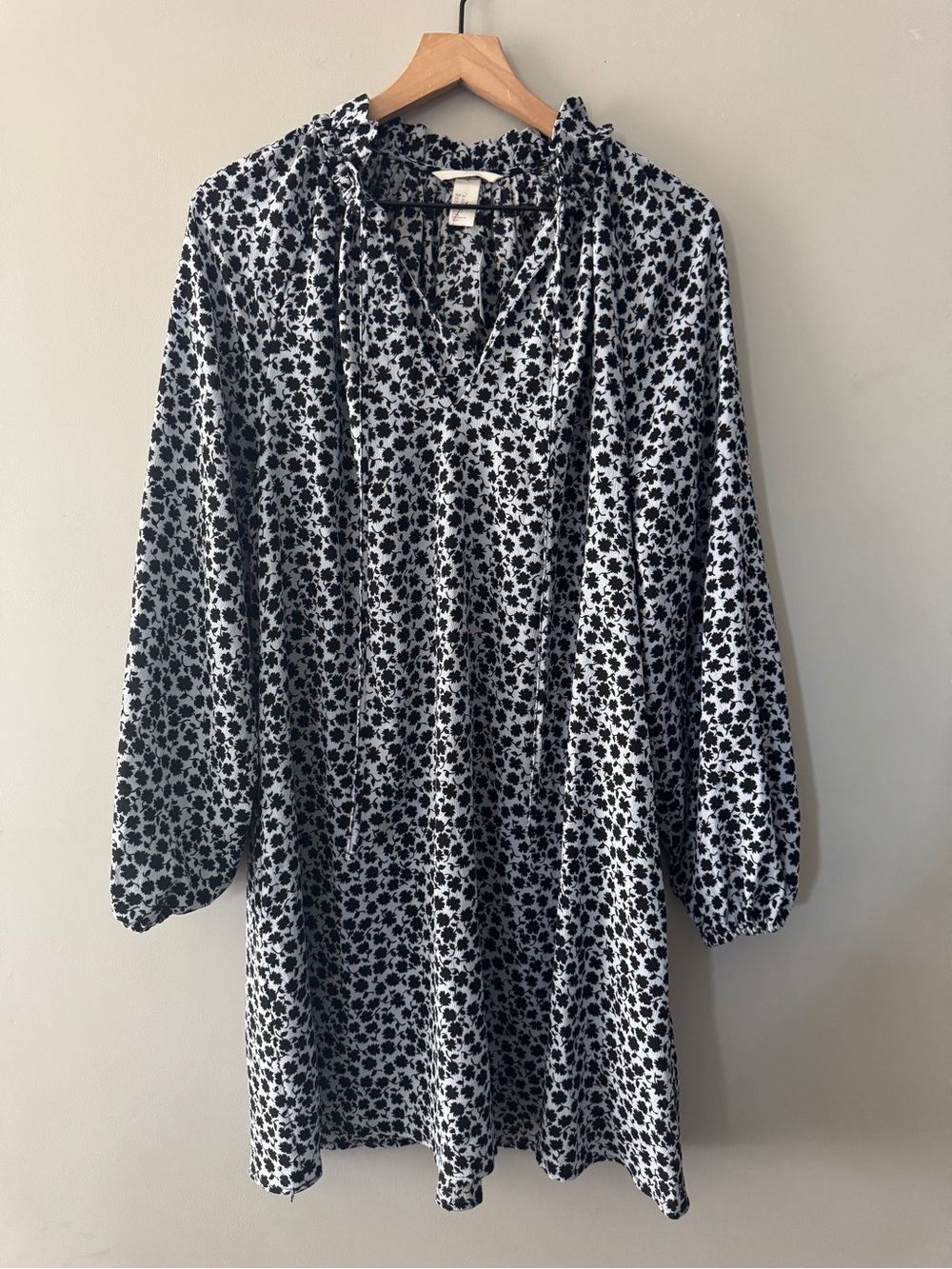 H&M | long sleeve floral dress | 10